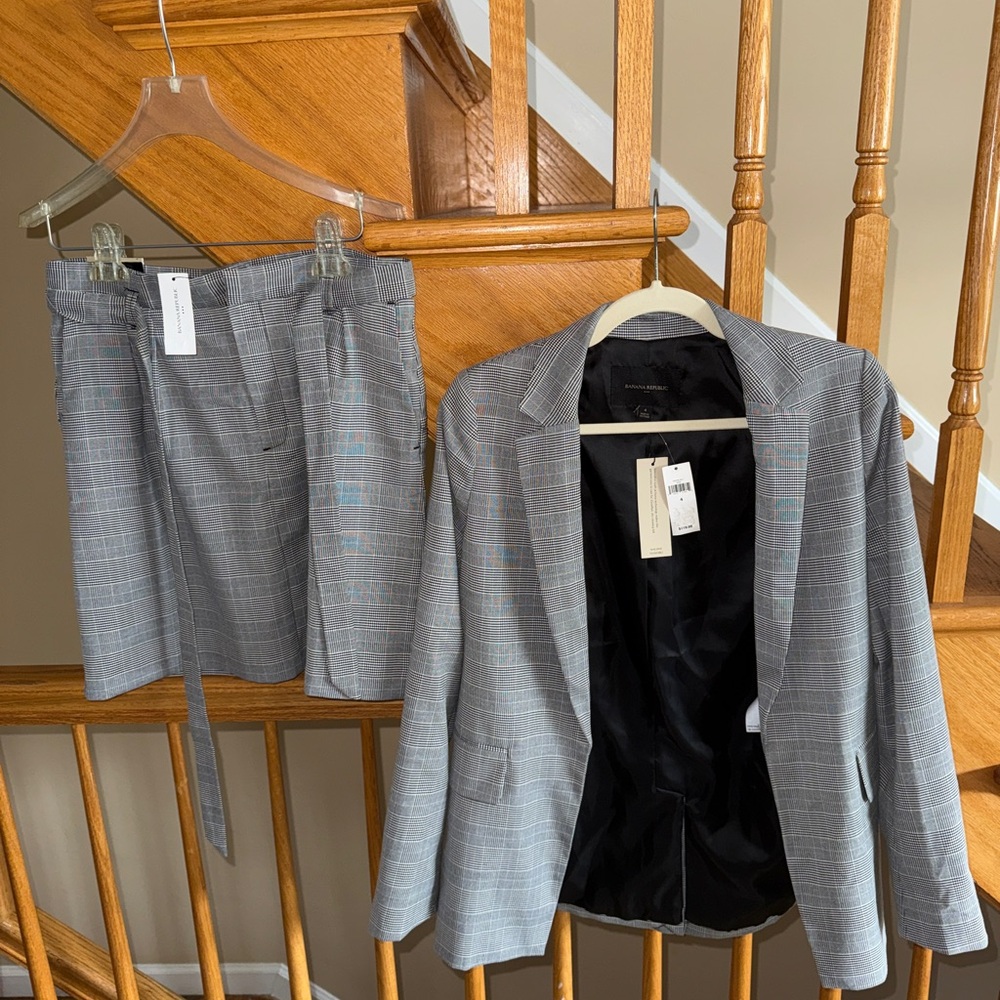 Banana Republic Plaid Blazer & Skirt Set – New With Tags size 4